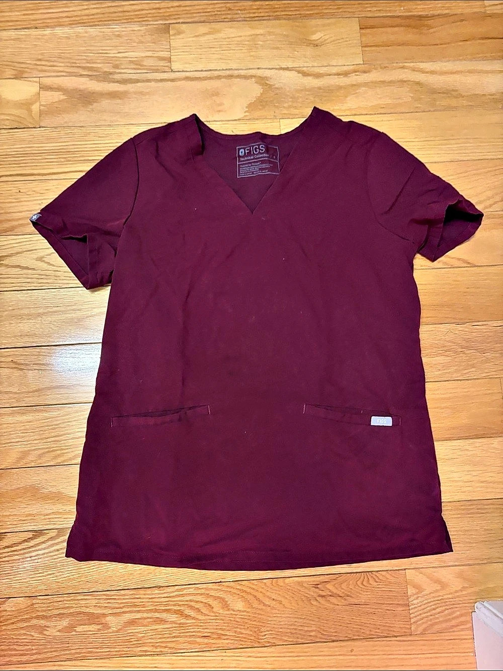 FIGS Casma Three-Pocket Scrub Top Burgundy
